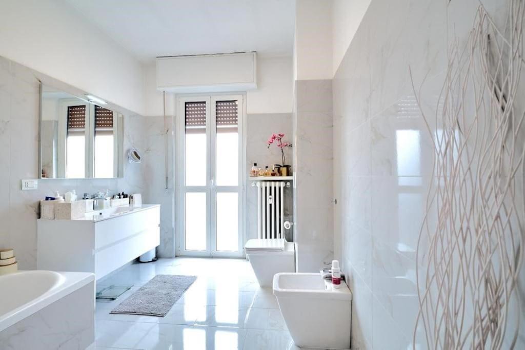 Lux 180Sqm Flat - Entire Last Floor Mediolan Zewnętrze zdjęcie